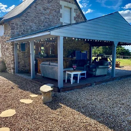 Holiday home Le Gustievenne Private Swimming Pool & Jacuzzi Jarze