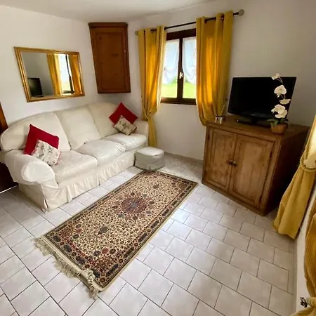 Holiday home Le Gustievenne Private Swimming Pool & Jacuzzi