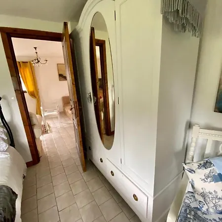 Le Gustievenne Private Swimming Pool & Jacuzzi Jarze