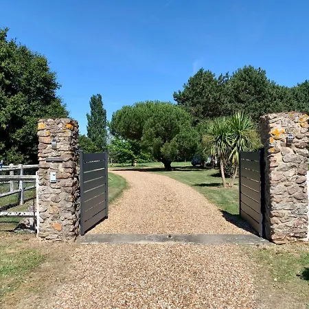 Le Gustievenne Private Swimming Pool & Jacuzzi Holiday home