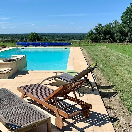 Holiday home Le Gustievenne Private Swimming Pool & Jacuzzi Jarze