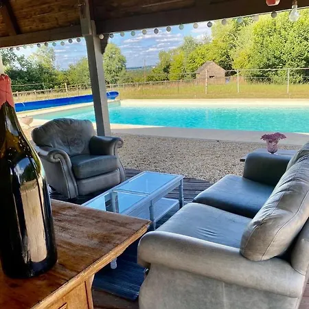 Le Gustievenne Private Swimming Pool & Jacuzzi Holiday home