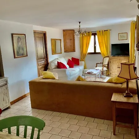 Le Gustievenne Private Swimming Pool & Jacuzzi Holiday home Jarze