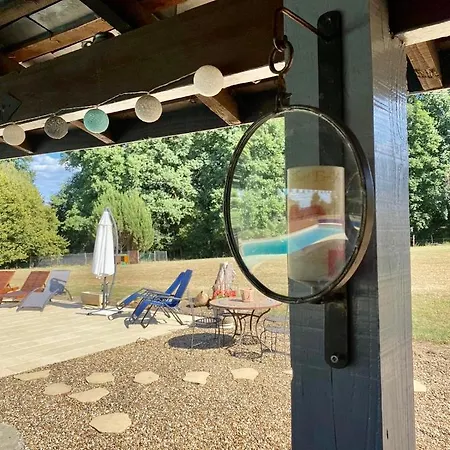 Holiday home Le Gustievenne Private Swimming Pool & Jacuzzi Jarze