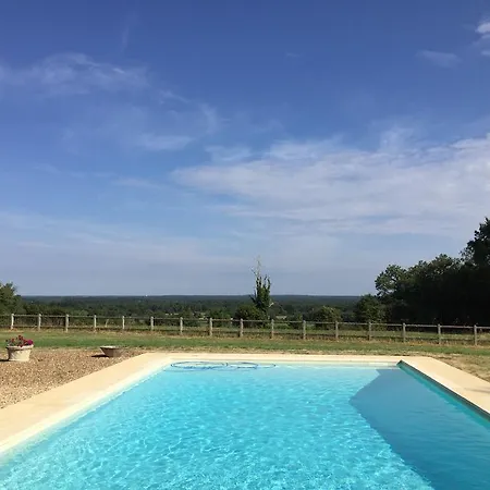 Le Gustievenne Private Swimming Pool & Jacuzzi Holiday home *